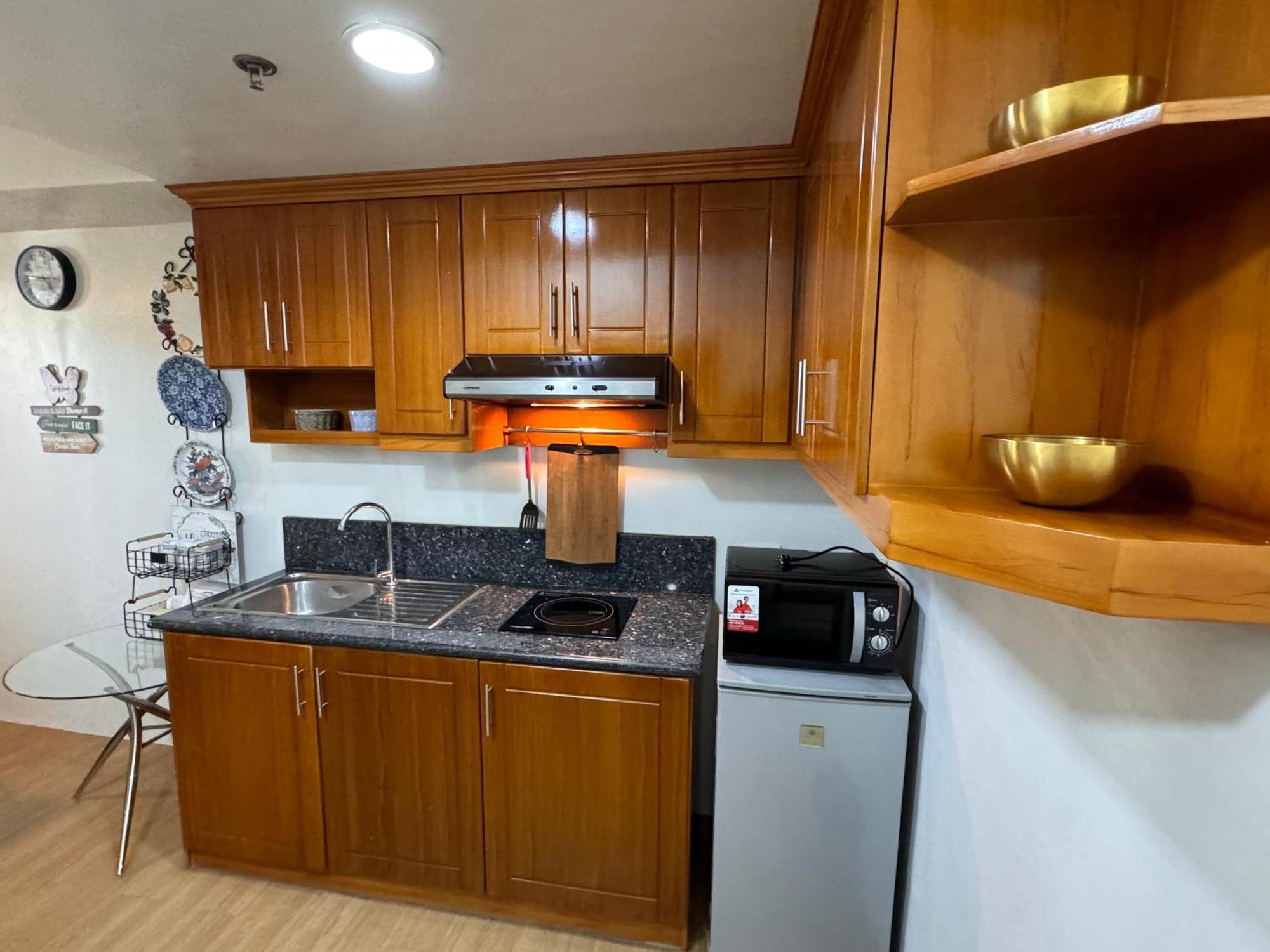 Cozyvilla At Pine Suites Tagaytay 2Br Or Studio With Free Parking 2Br In Basement Parking And Studio In Offsite Parking Tagaytay City Exterior photo