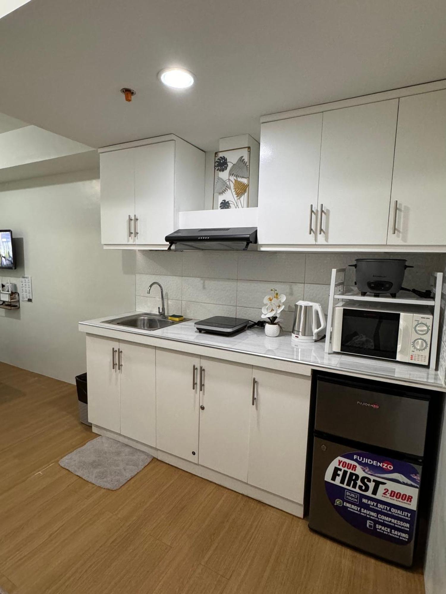 Cozyvilla At Pine Suites Tagaytay 2Br Or Studio With Free Parking 2Br In Basement Parking And Studio In Offsite Parking Tagaytay City Exterior photo