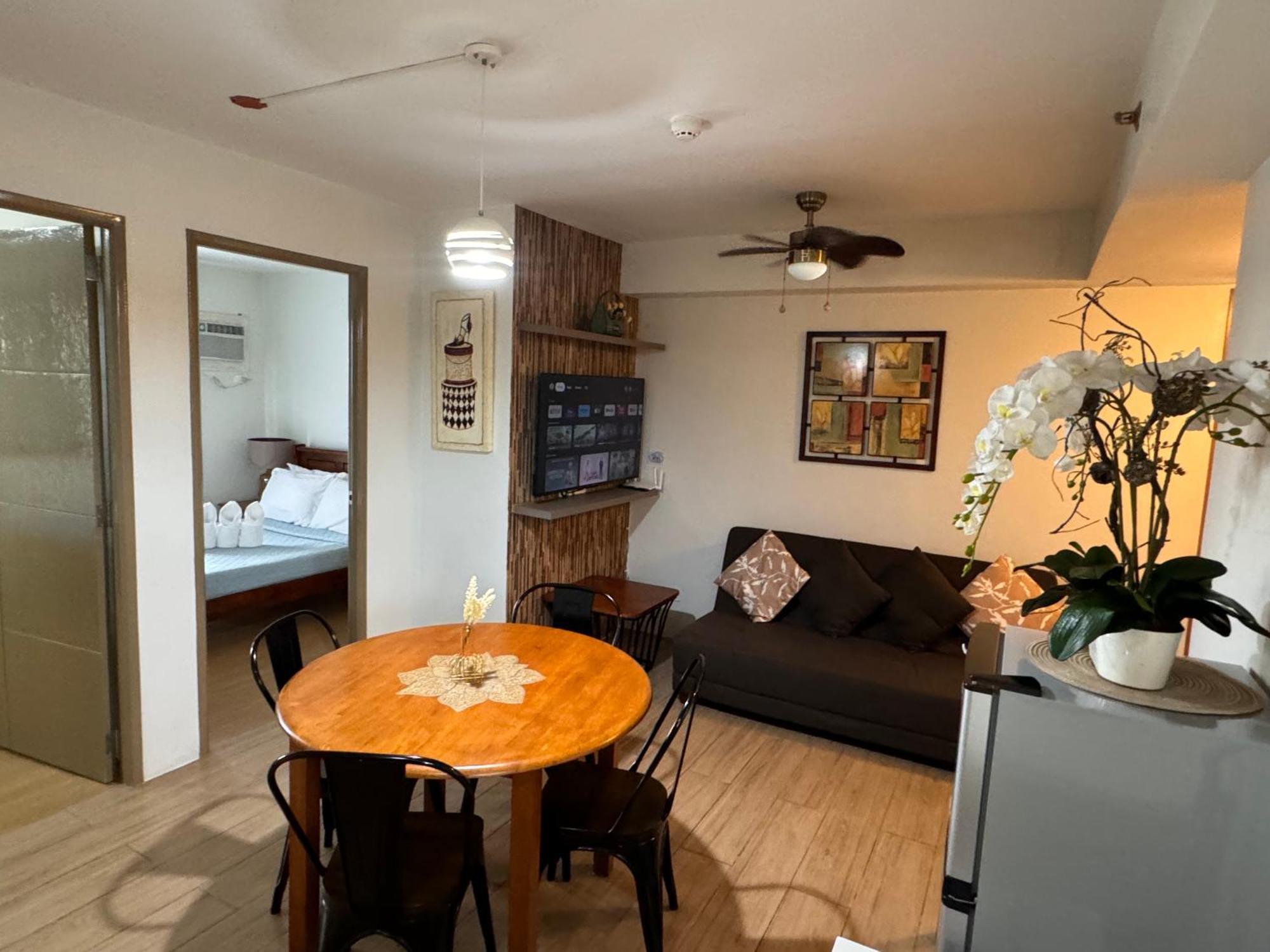 Cozyvilla At Pine Suites Tagaytay 2Br Or Studio With Free Parking 2Br In Basement Parking And Studio In Offsite Parking Tagaytay City Exterior photo