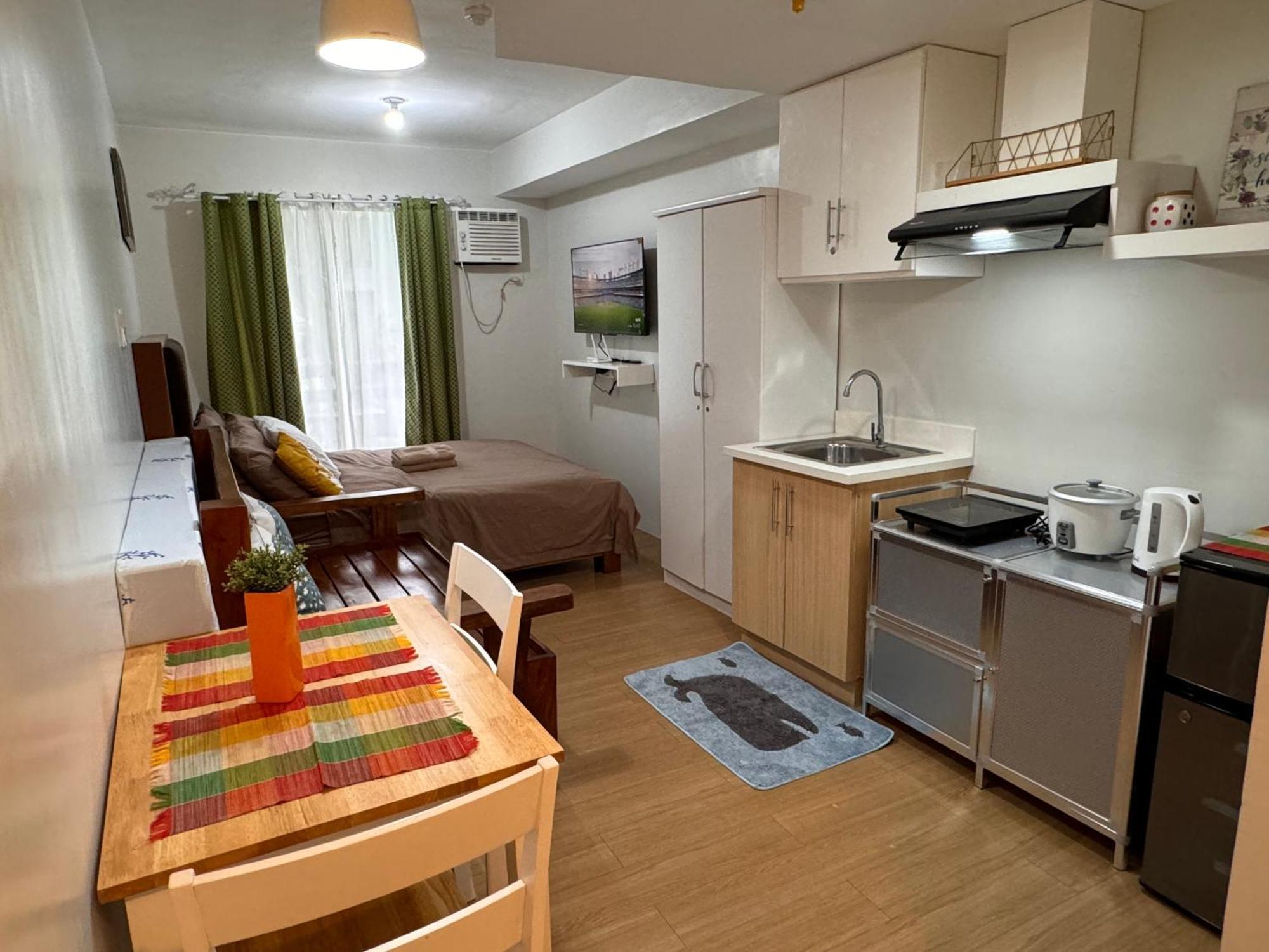 Cozyvilla At Pine Suites Tagaytay 2Br Or Studio With Free Parking 2Br In Basement Parking And Studio In Offsite Parking Tagaytay City Exterior photo