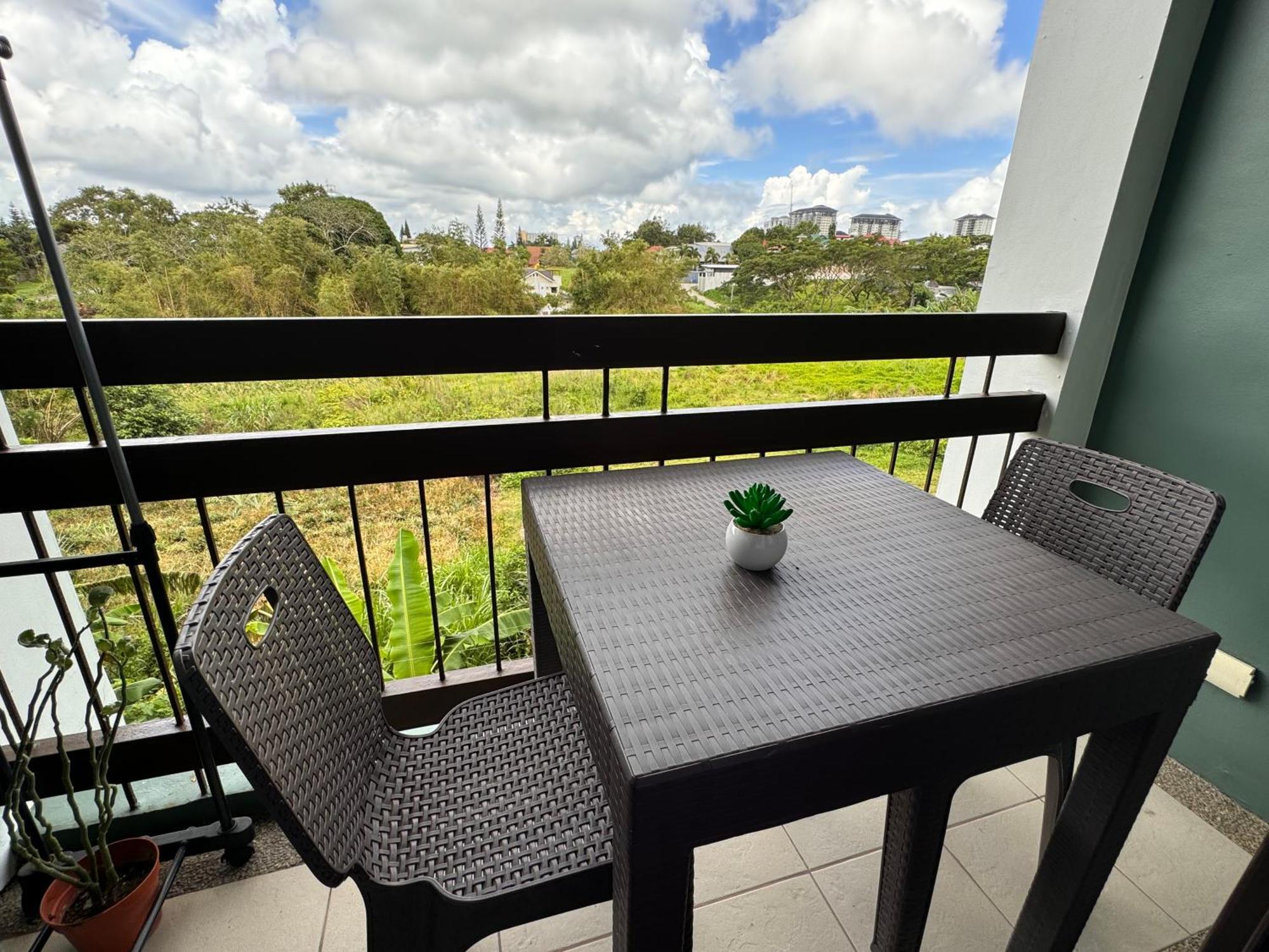Cozyvilla At Pine Suites Tagaytay 2Br Or Studio With Free Parking 2Br In Basement Parking And Studio In Offsite Parking Tagaytay City Exterior photo
